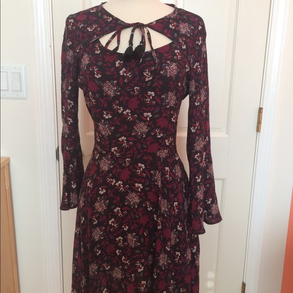 American Eagle Outfitters Dresses & Skirts - American Eagle Florall Dress